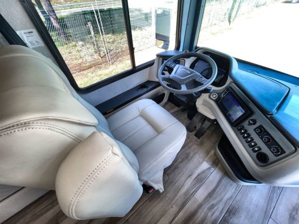 2022 Holiday Rambler Endeavor 38N - Image 2