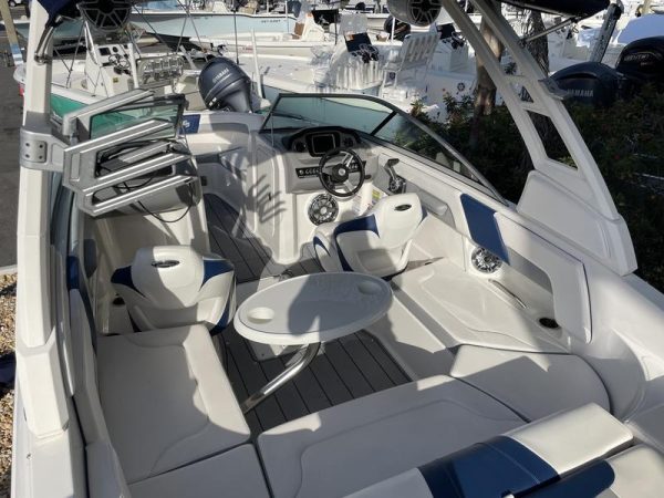 2021 Chaparral 23 Surf - Image 33