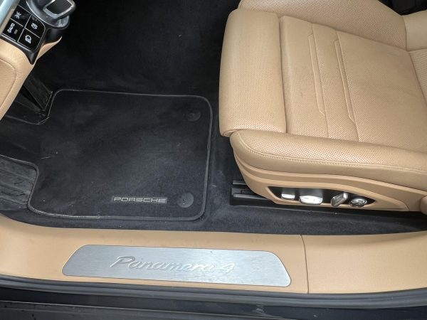 2020 Porsche Panamera 4 - Image 44