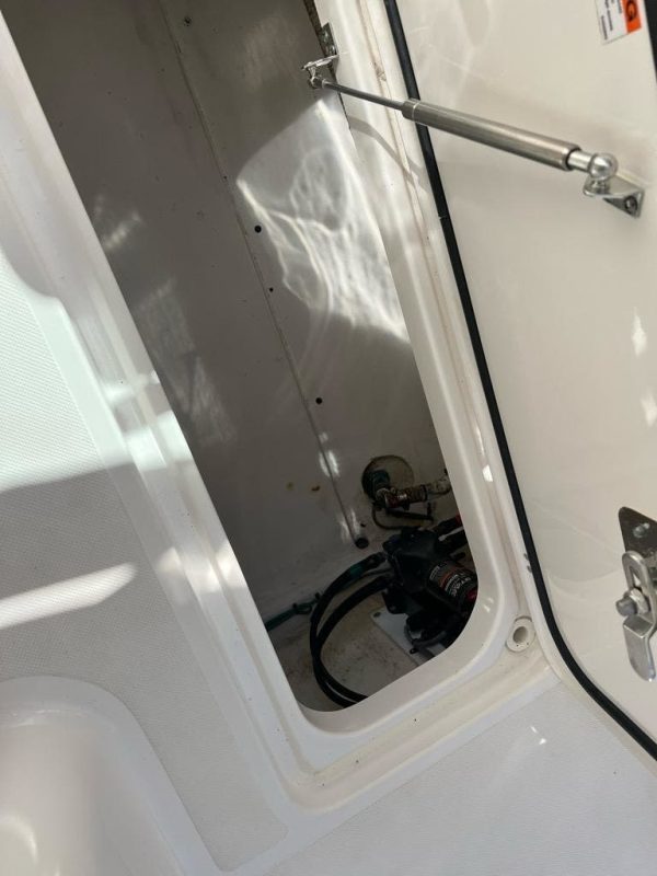 2018 Pursuit DC 265 - Image 41