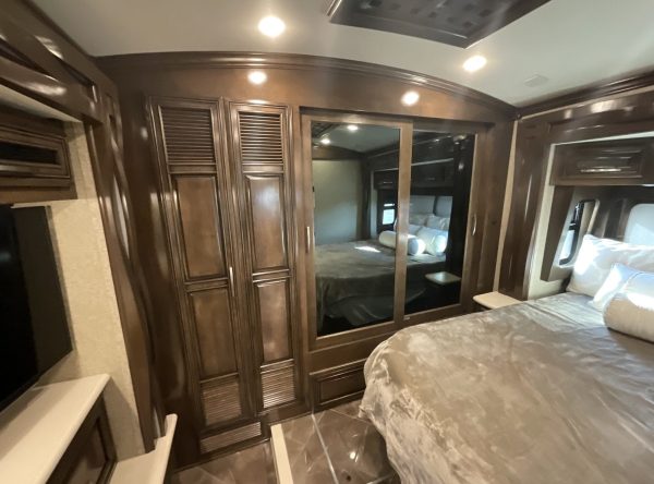 2018 Newmar New Aire 3341 - Image 8