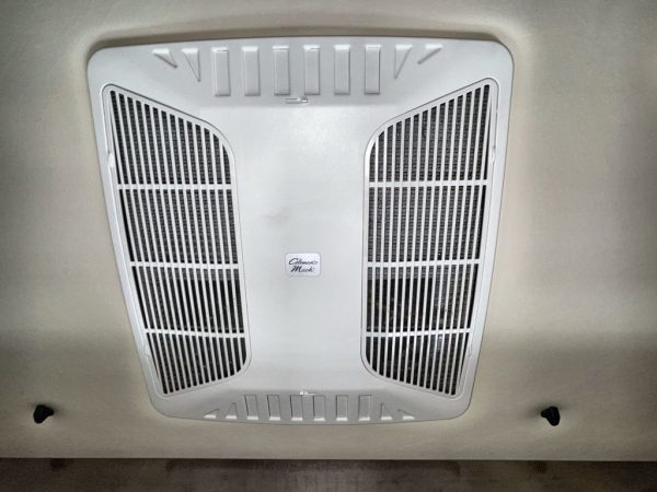2022 Holiday Rambler Endeavor 38N - Image 5