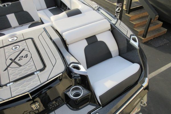 2020 MasterCraft X24 - Image 53