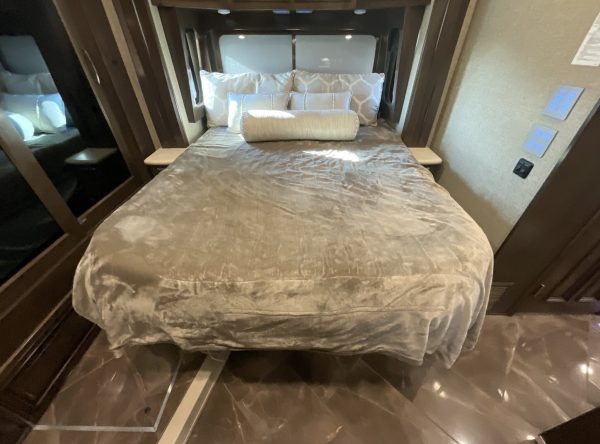2018 Newmar New Aire 3341 - Image 9