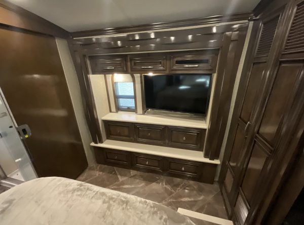 2018 Newmar New Aire 3341 - Image 10