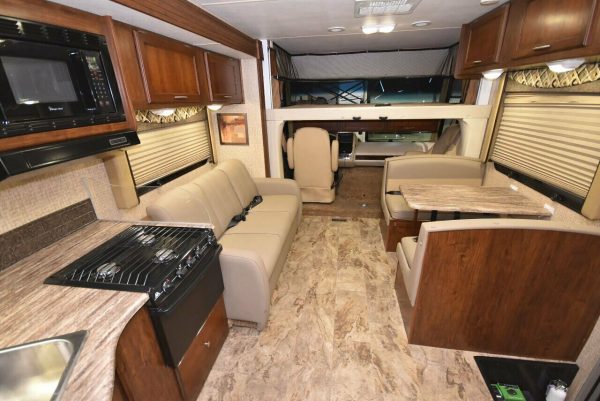 2015 Coachmen Pursuit 33BH - Image 9