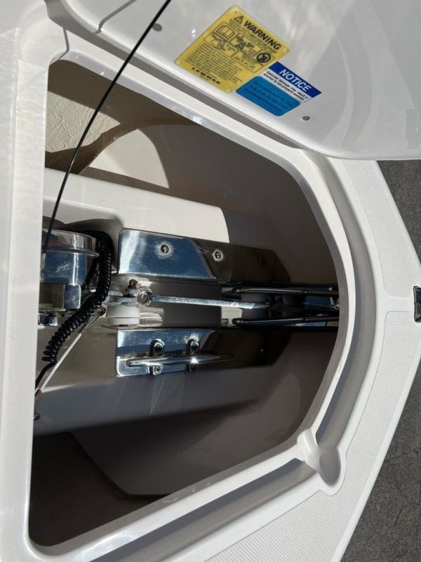 2018 Pursuit DC 265 - Image 45