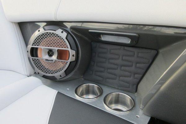 2020 MasterCraft X24 - Image 56