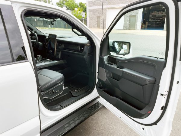 2022 Ford F-150 Lightning Lariat - Image 72