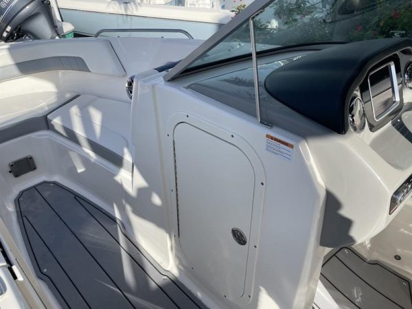 2021 Chaparral 23 Surf - Image 50