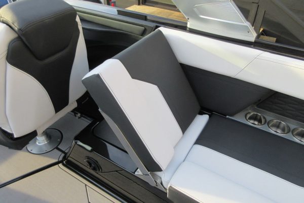 2020 MasterCraft X24 - Image 70
