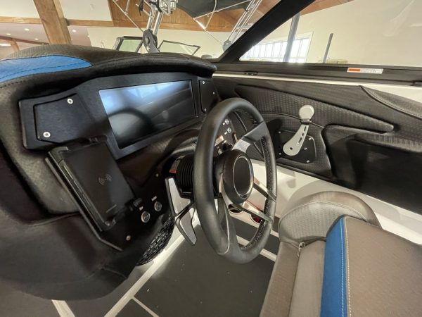 2021 Centurion Vi24 - Image 7