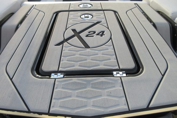 2020 MasterCraft X24 - Image 6