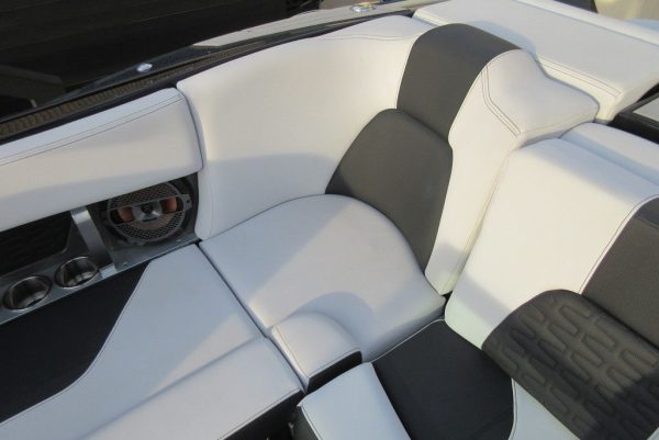2020 MasterCraft X24 - Image 7
