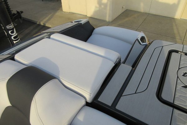 2020 MasterCraft X24 - Image 8
