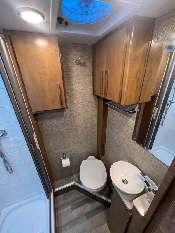 2020 Tiffin Wayfarer 25QW - Image 98