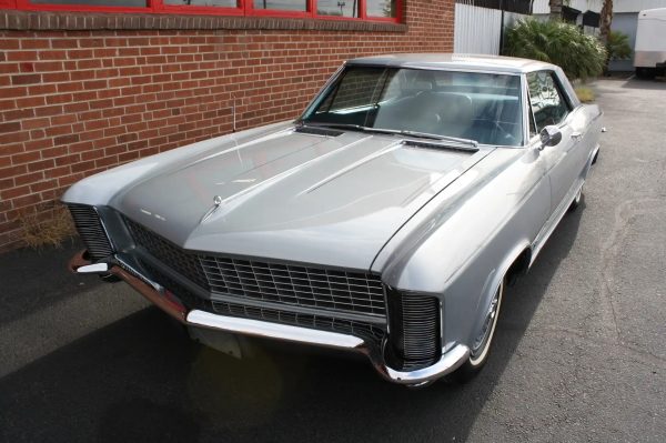 1965 Buick Riviera Gran Sport - Image 4