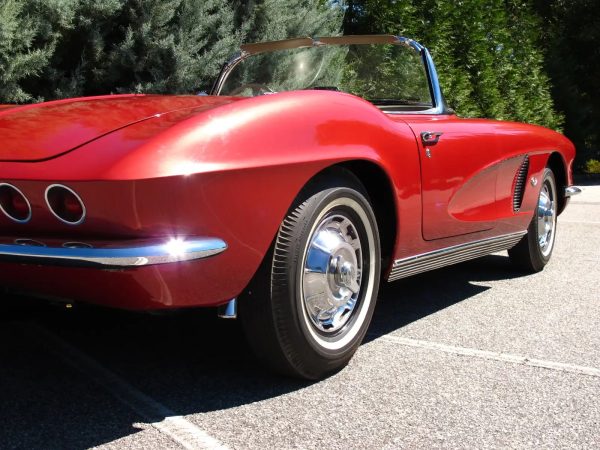 1962 Chevrolet Corvette Convertible - Image 11